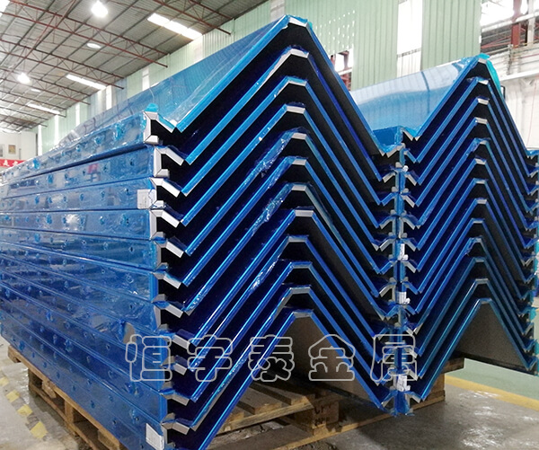 對(duì)鈑金加工過程中的特性進(jìn)行了深入分析