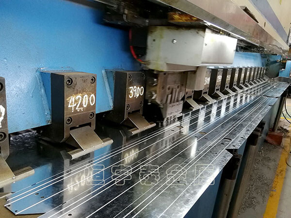 在鈑金加工過程中 CNC加工刀具備哪些特點